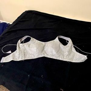 Indian Saree / Sari blouse (top). Fits 36C/34B sizes. Sewn in cups.